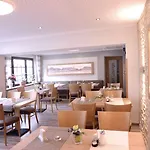Hotel Weinhaus Graefen 3*