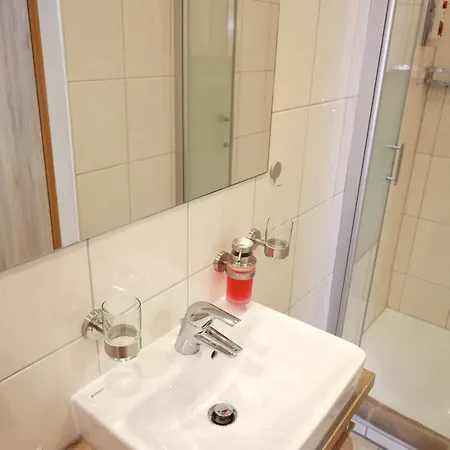 格拉芬酒屋旅馆 酒店 3*