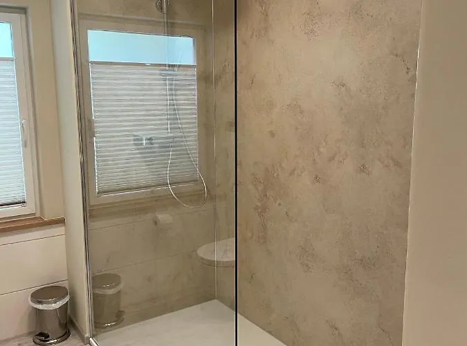 格拉芬酒屋旅馆 3*