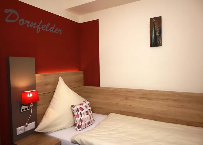 호텔 Weinhaus Graefen 3*